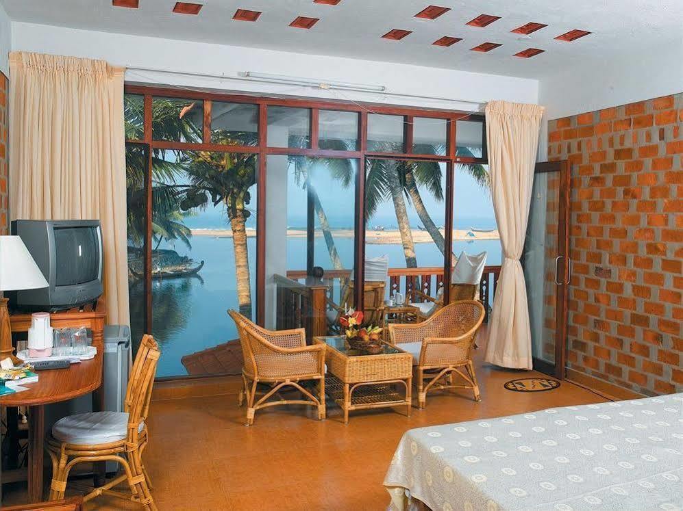 Beach And Lake Ayurvedic Resort, Kovalam Exterior photo
